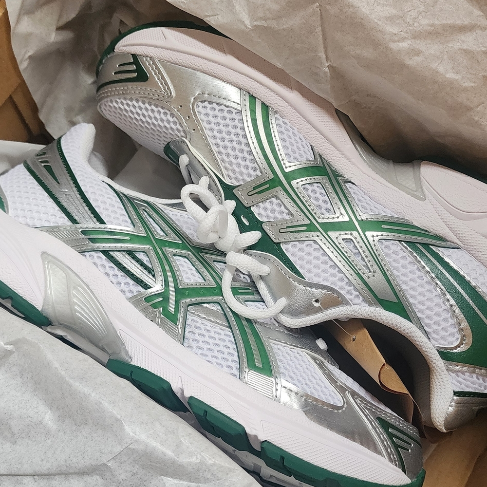 ASICS Gel 1130 Women's Silver and Green Athletic Shoes